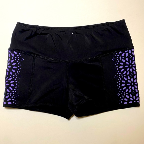 Leo Lavender Laser-Cut Side-Panel Shorts - Picture 3 of 6